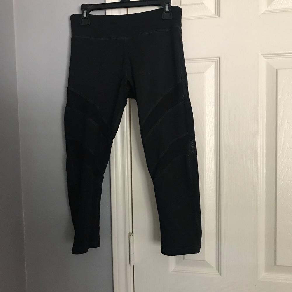 Gianni Bini Cropped Mesh Leggings.